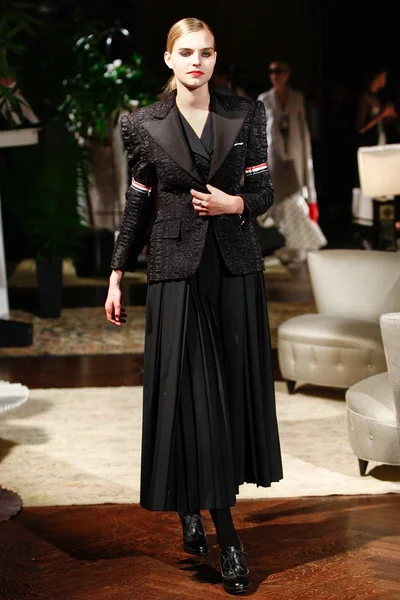 Look 27